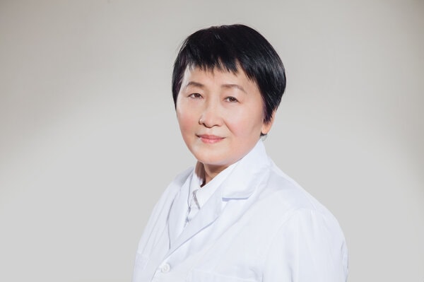 Lernen Sie Ye Lenz-Li, TCM-Spezialistin bei TCM Ming Dao, kennen. Erfahren Sie mehr über ihre Expertise in Traditioneller Chinesischer Medizin.